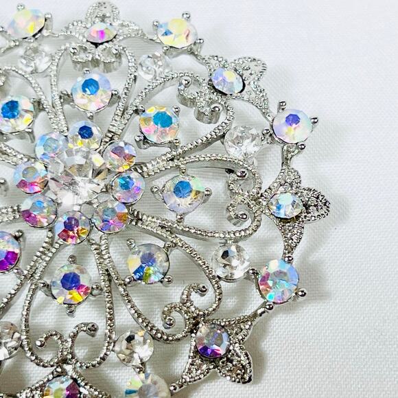 Round Flower Floral Bouquet Sash Brooch Pin Rhinestones Wedding Silver Toned - Picture 7 of 8